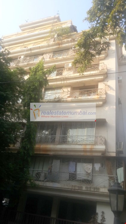 2 BHK Semi Furnished in Gulmohar , Bandra East